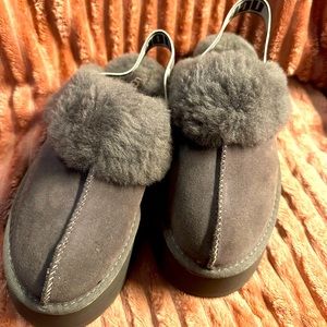 Ugg Women’s Funkette Platform Slipper Clog Sz: 8 , no box